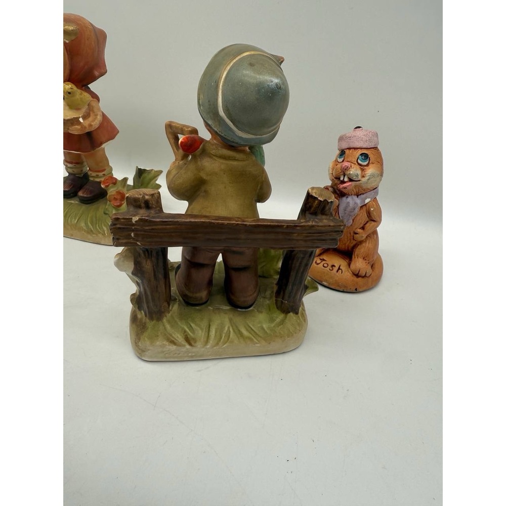 Lot of 4 handmade Moorcraft figures of two bunnies of a girl and a boy farmers - Picture 6 of 16
